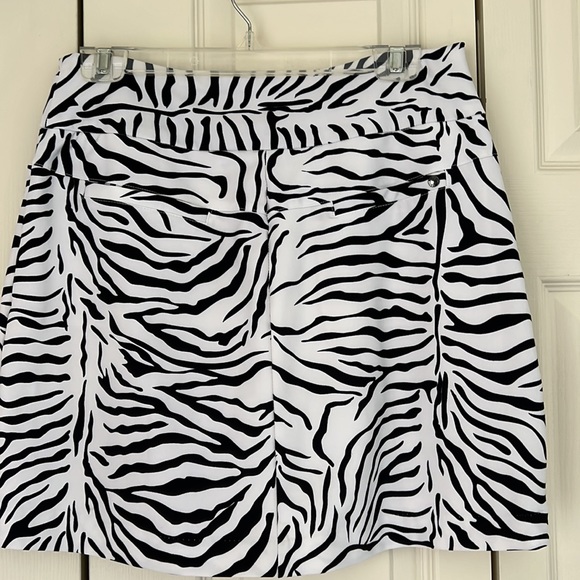 Tail Skort - Picture 2 of 9